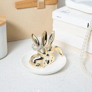 Gold bunny ring holder